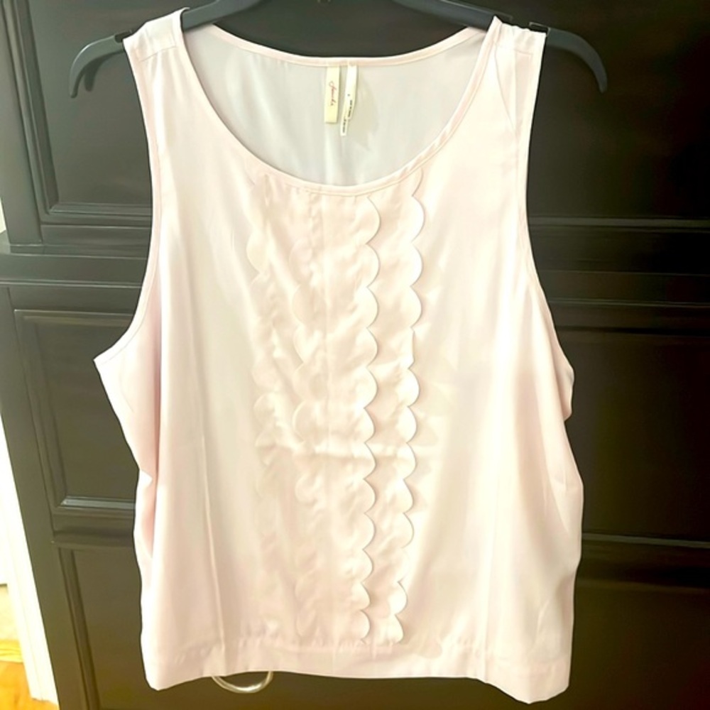 Frenchi Scallop Top